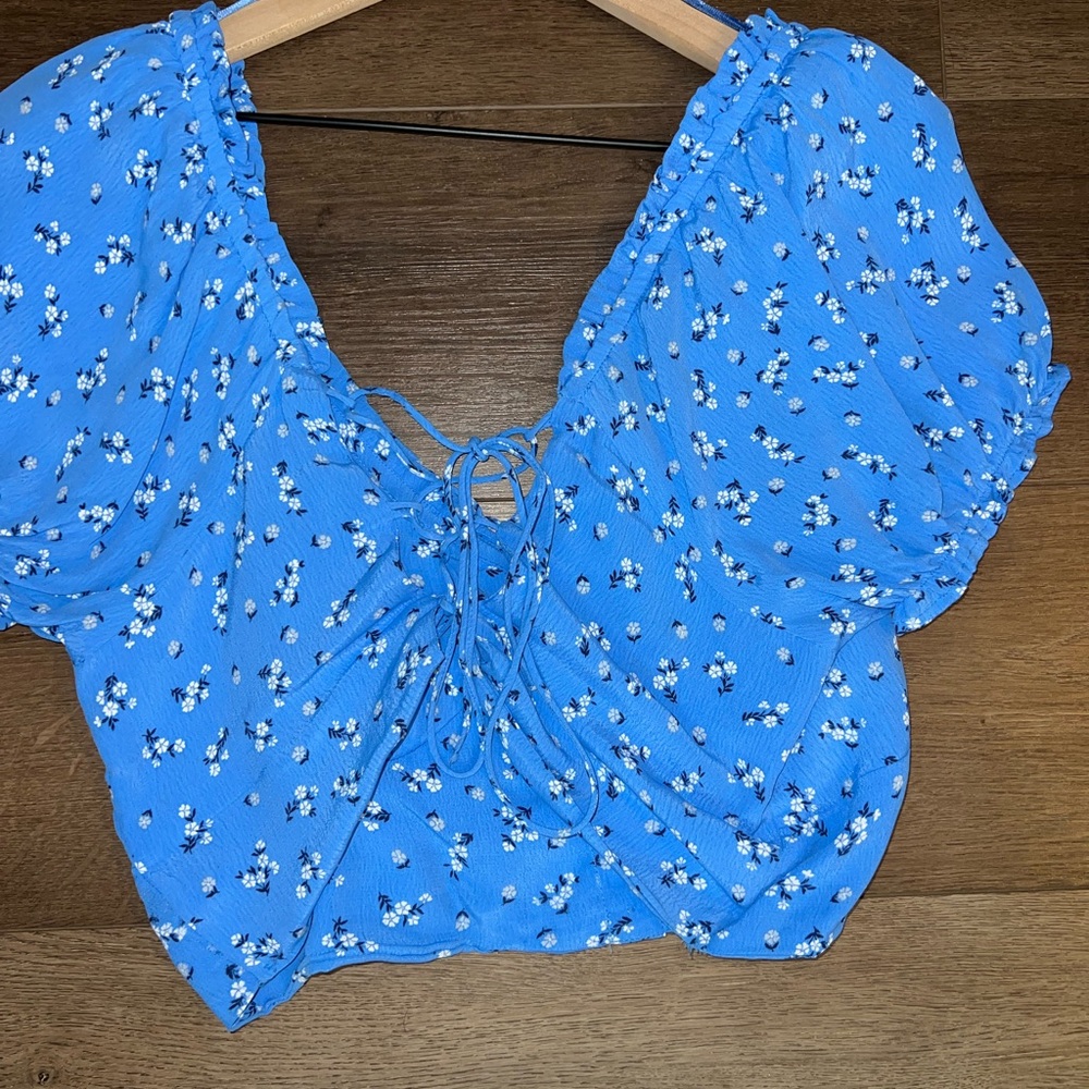 Romantic floral blouses - Picture 6 of 9